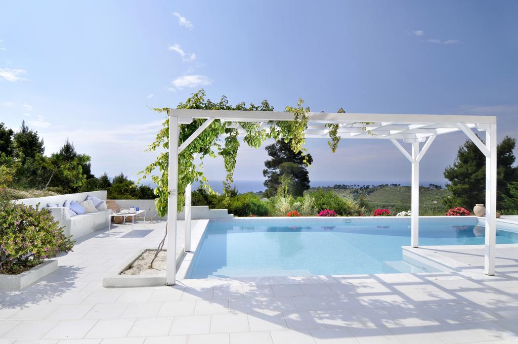 Anemolia Villas With Private Pools Near The Most Beautiful Beaches Of Alonissos Isomata Eksteriør billede