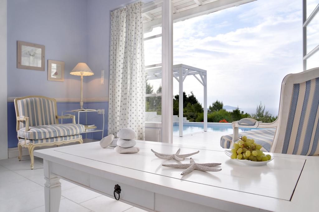Anemolia Villas With Private Pools Near The Most Beautiful Beaches Of Alonissos Isomata Eksteriør billede