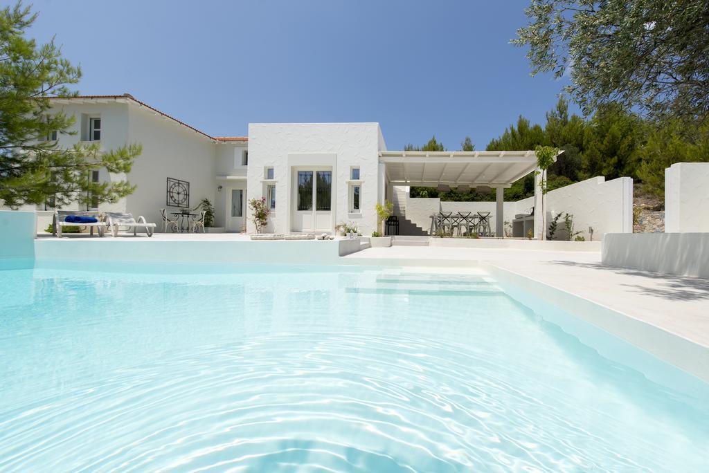 Anemolia Villas With Private Pools Near The Most Beautiful Beaches Of Alonissos Isomata Eksteriør billede